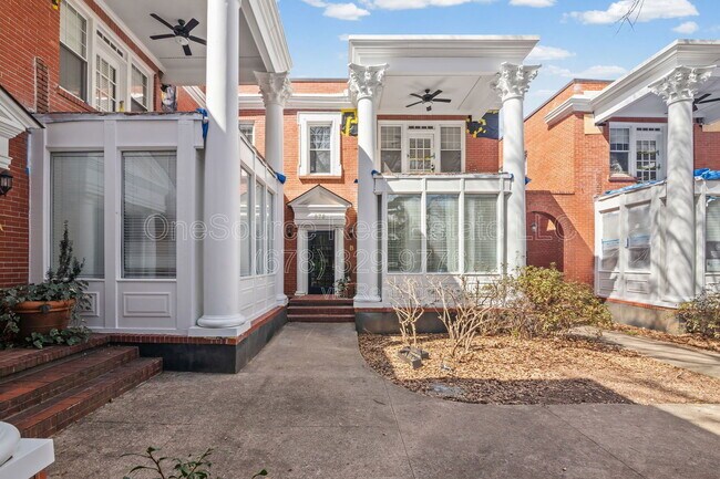 Building Photo - 872 Briarcliff Rd NE Unit 1 B1