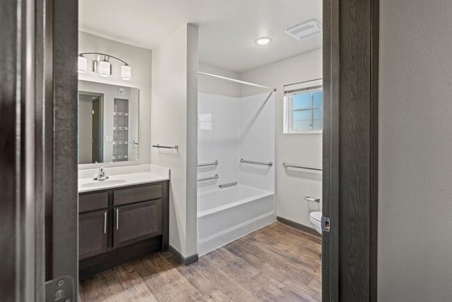 Photo - Avenue Commons