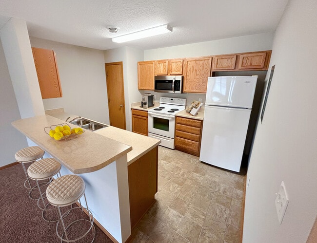 Photo - Tiverton Court Apartments