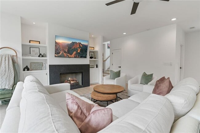 Photo - 2071 Fairhaven Cir NE