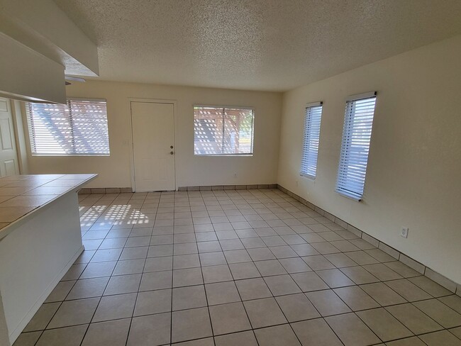 Photo - 323 E Purdue Ave Unit 04