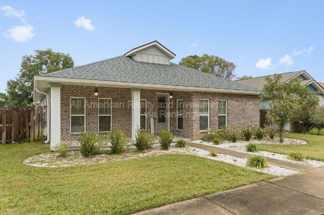 Building Photo - 33 8th Ave