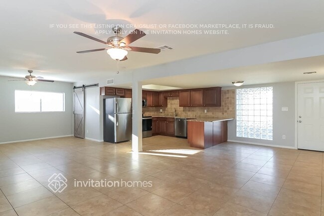 Photo - 3039 E Dahlia Dr