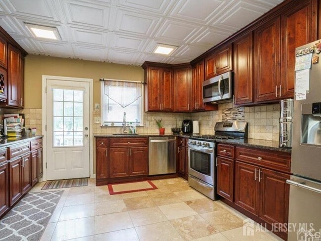 Photo - 1387 Finnegans Ln