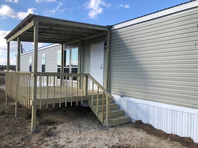 Photo - 324 Patriot Ln