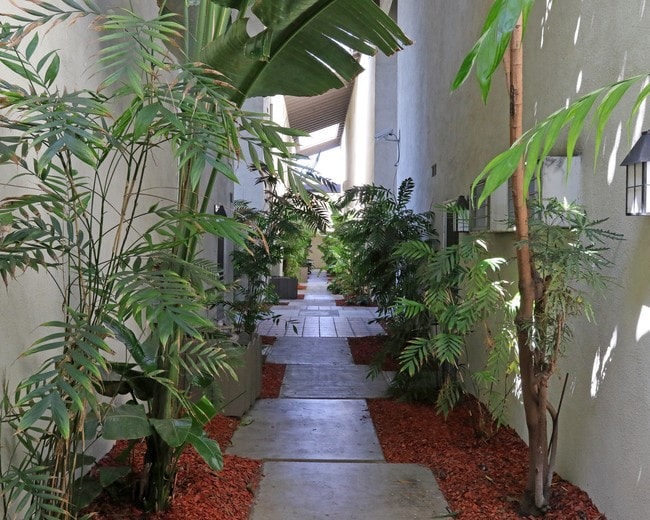 Sierra West Apartments