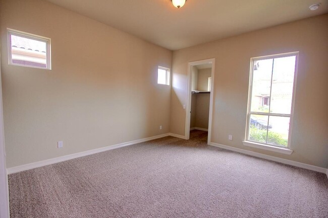 Photo - 63 Silent Cir Dr