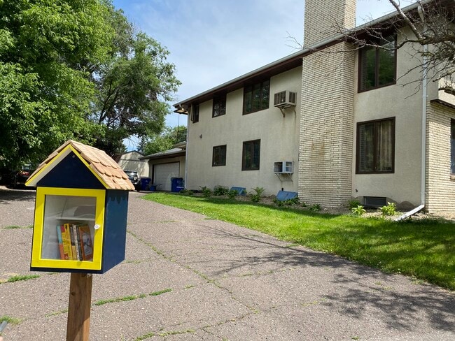 Photo - 491 Wheelock Pkwy E
