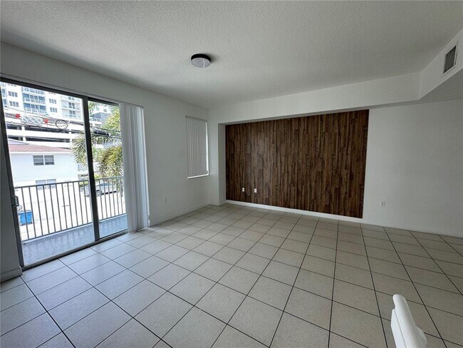 Photo - 2146 Van Buren St