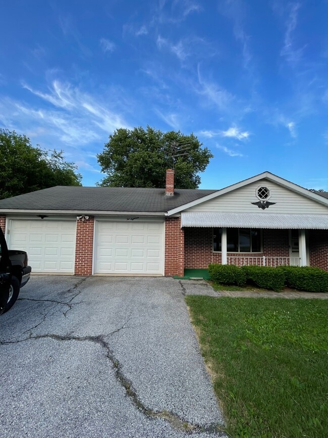 Photo - 218 Cardinal Dr