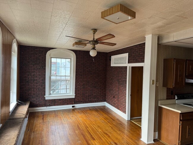 Photo - 501 Main St Unit 1