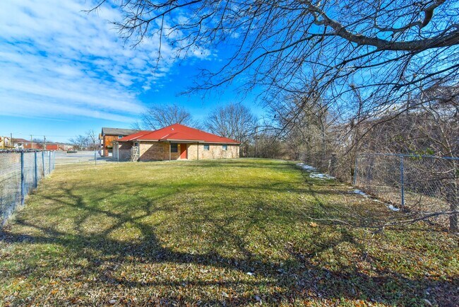 Photo - 3708 Hereford Ln Unit 3708 Hereford Ln