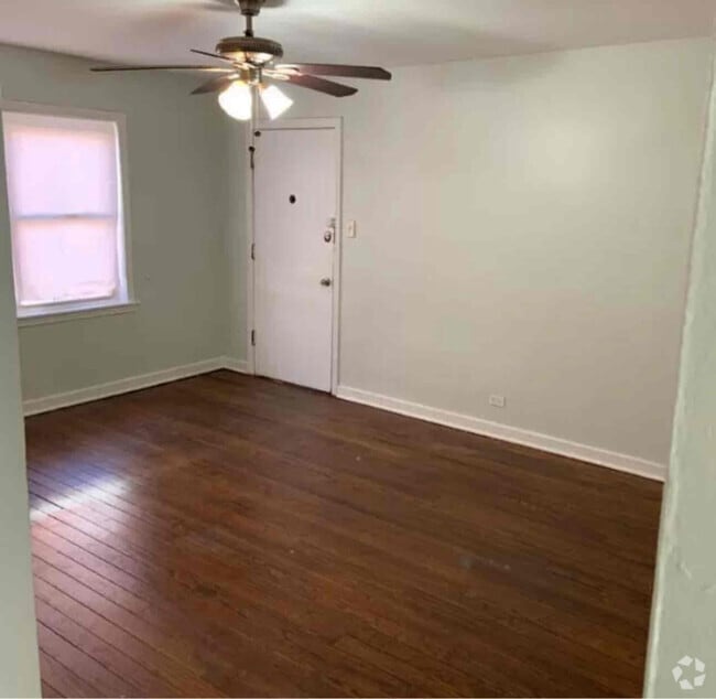 Building Photo - 7648 S Jeffery Blvd Rental