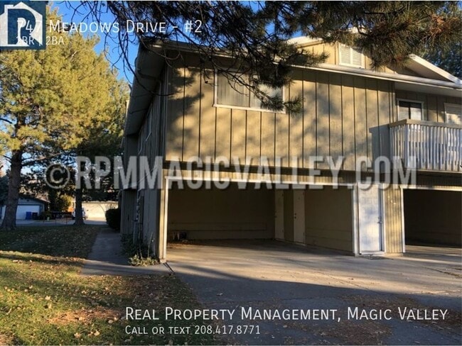 Building Photo - 747 Meadows Dr Unit #2
