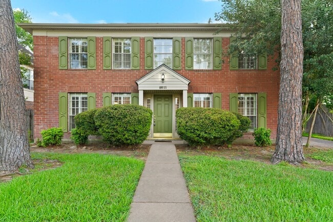 Building Photo - Freshly Painted Beauty with Spacious Outdo... Rental