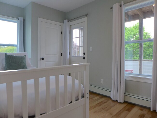 Photo - 16 Eliot Cres Unidad a