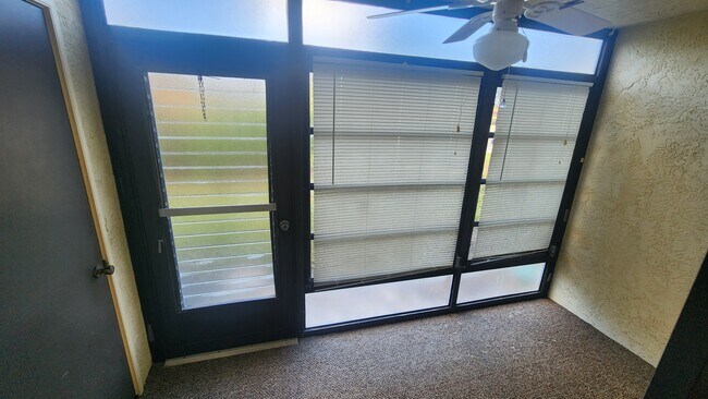 Photo - 911 SW South River Dr Unidad 104