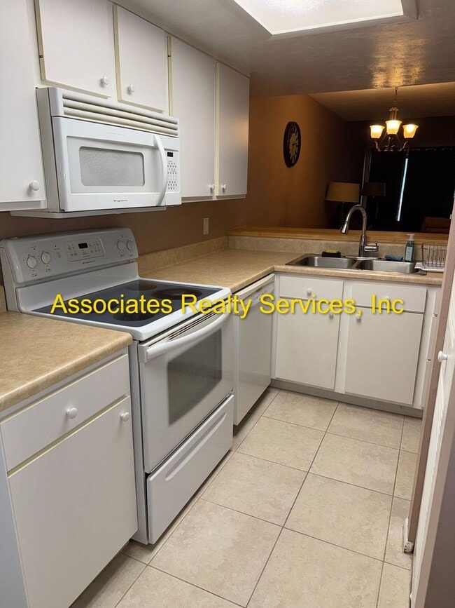 Photo - 2-Bedroom Condo with Dual Balconies and POOL in Somerset Village! Close to UF, Shands & the VA!