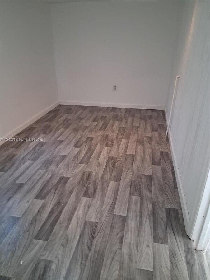 Photo - 2549 NE 190th St Unit 4