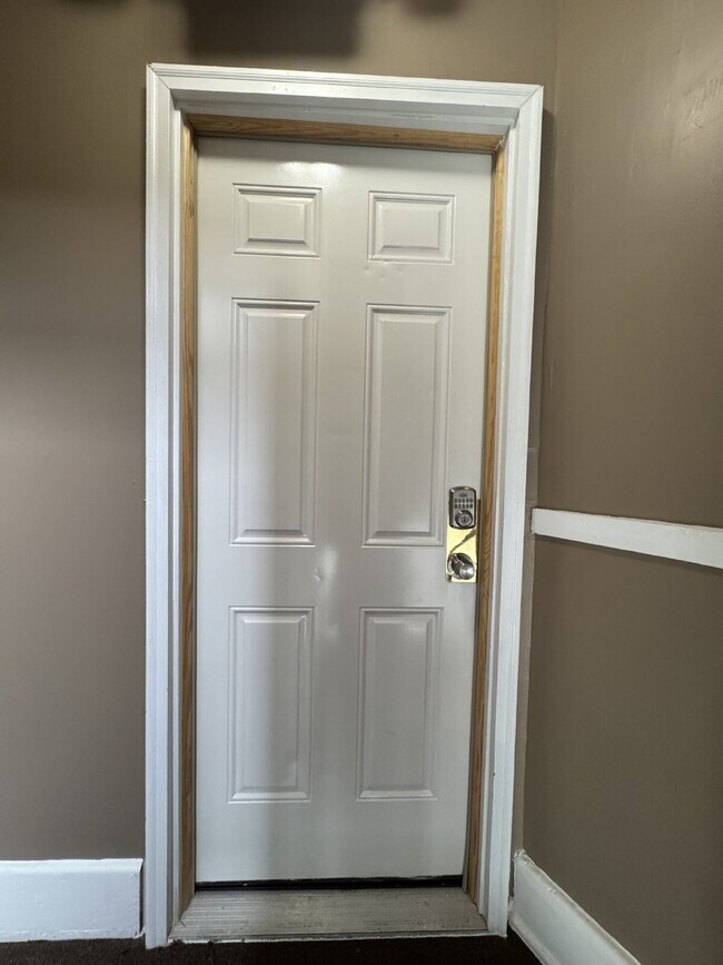 Photo - Spacious 2-Bedroom Apartment in Chicago He...