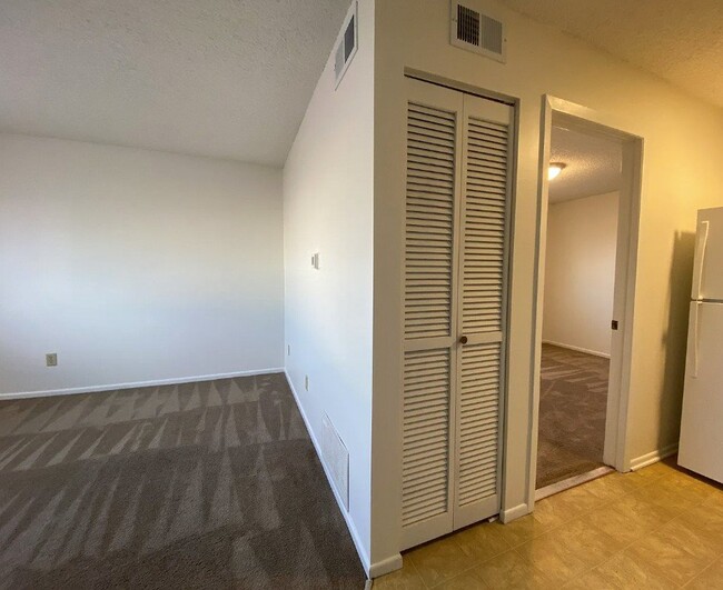 Photo - 1228 E St Unidad 10