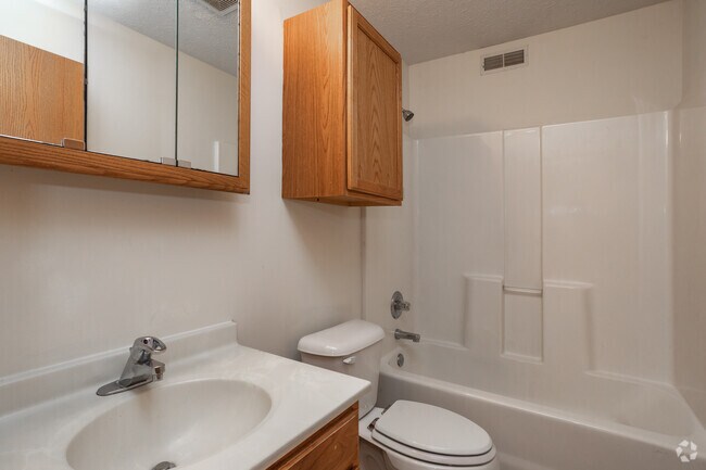 Photo - Carisbrooke Apartments