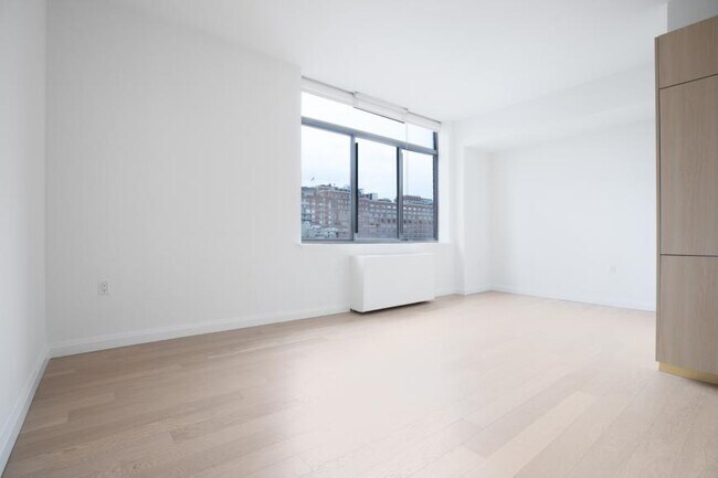 Building Photo - 1 bedroom in New York NY 10011 Unit 5M
