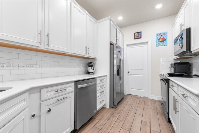 Photo - 1030 Eucalyptus Dr