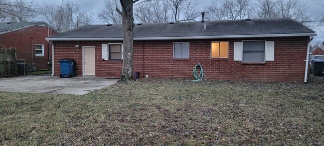Photo - 618 Sinclair St