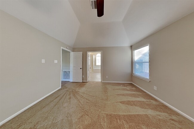 Photo - 16923 Poplar Hill St