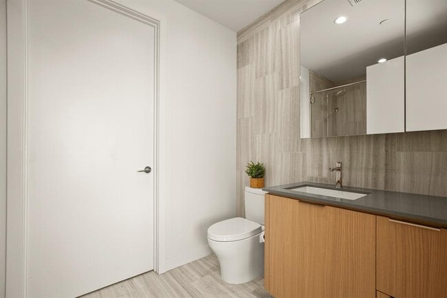 Photo - 44 East Ave Unidad 1508