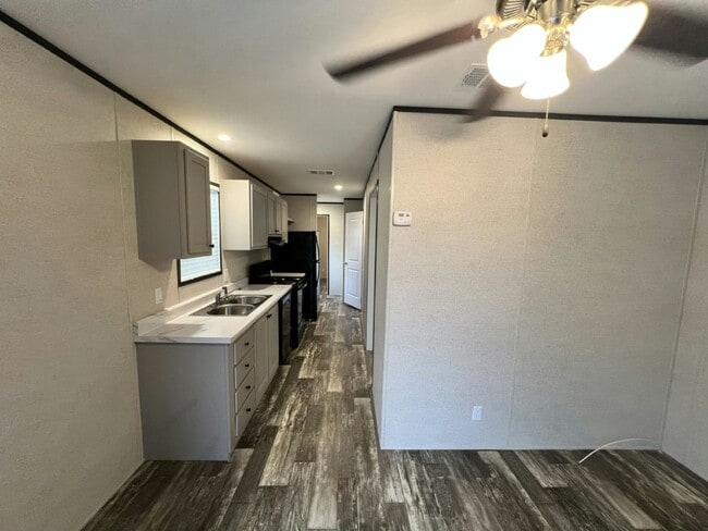 Photo - 126 Southland Ct