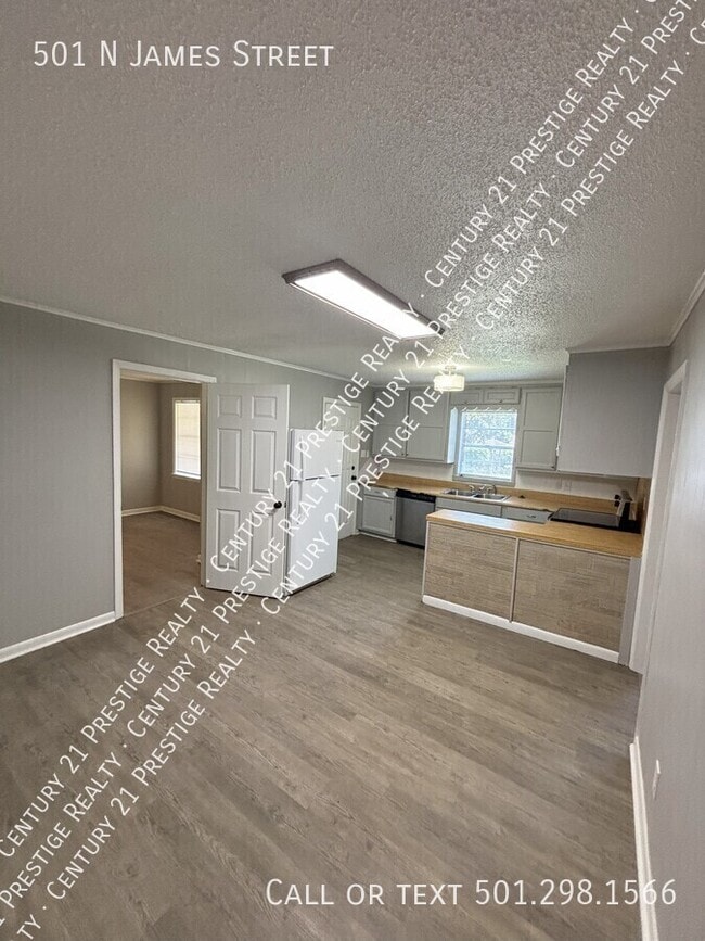 Photo - 501 N James St