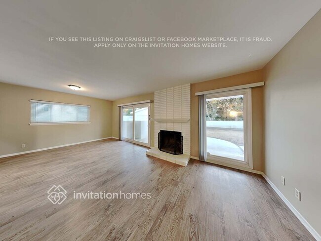 Photo - 2882 David St