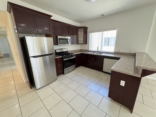 6714 Balboa Blvd Unit 1