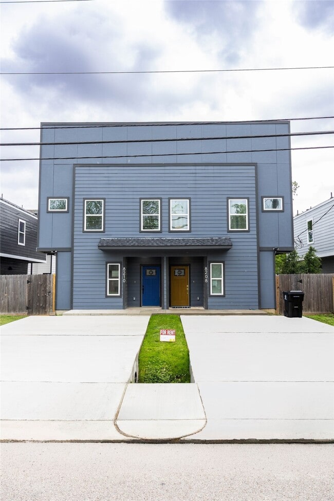 Building Photo - 8208 Knox St