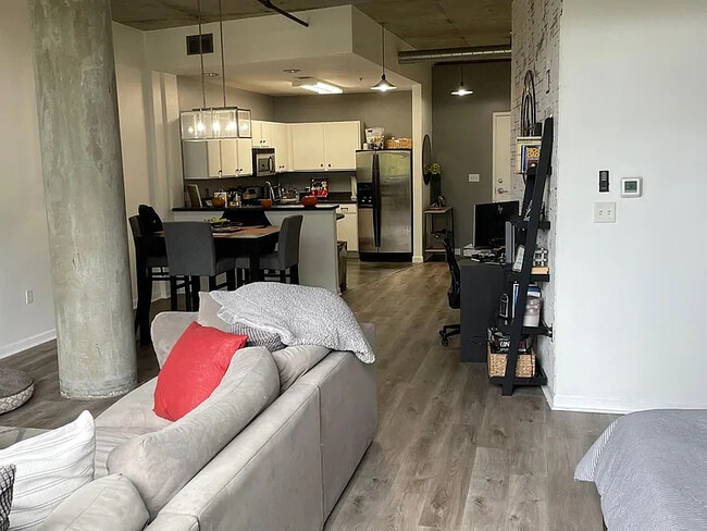 Photo - 115 W Peachtree Pl NW Unidad 410