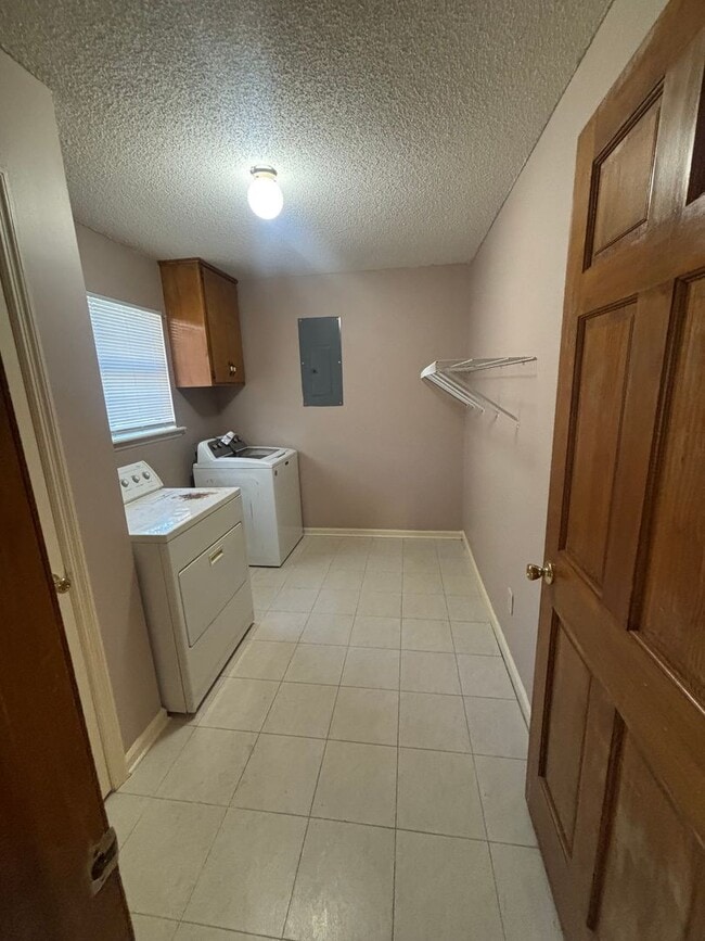 Photo - 1106 Timberline Dr
