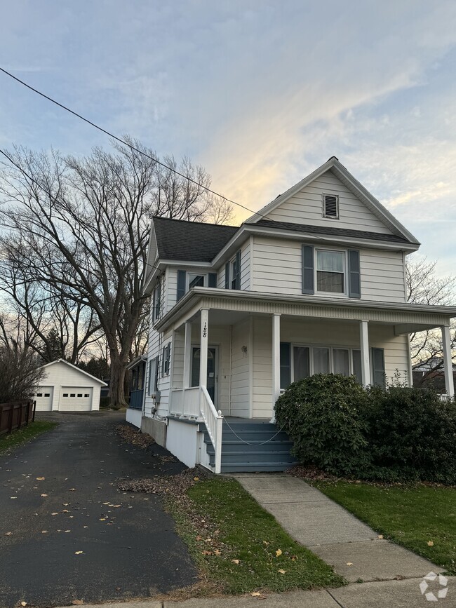 Building Photo - 188 W Main St Rental
