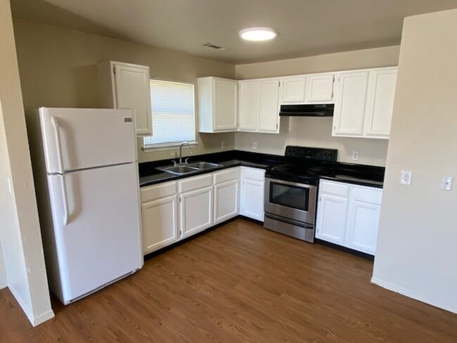 Photo - 317 Erin Pl Unidad Apt #101