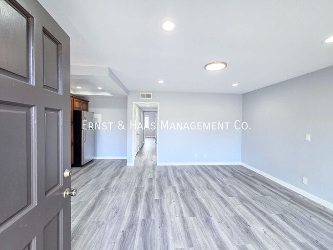 12526 Cuesta Dr