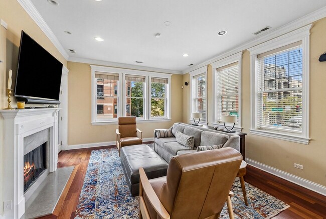 Photo - 3158 N Paulina St Unit 2N