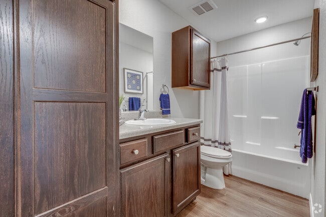 1BR, 1BA -650SF - Riverbrook Apartments