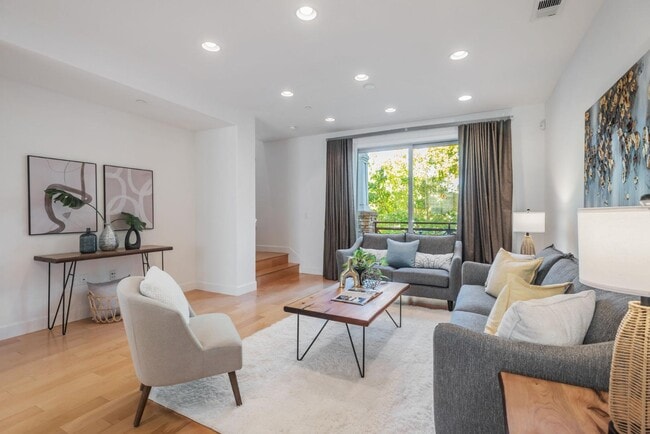 Photo - 5 Artisan Way