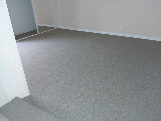 Photo - Mathis 8032-36 McKinley Unit 8032