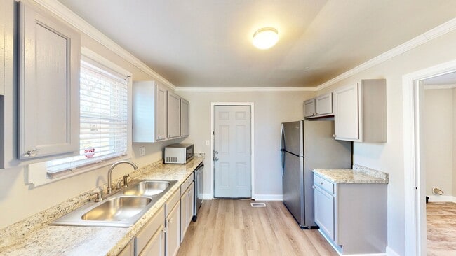 Photo - 2320 Vanderbilt Rd