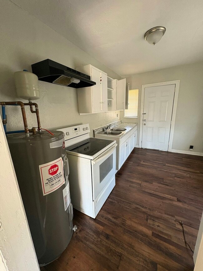 Photo - 5714 Court M Unit 5714