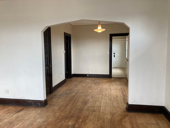 Photo - 3101 Restormel St Unit Upper