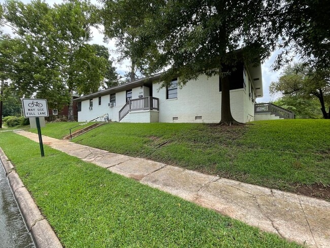 2219 Gilbert Dr