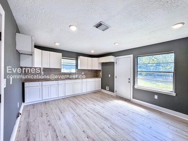 Photo - 413 Brown Dr